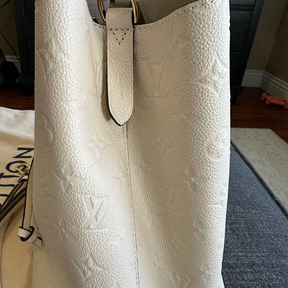 *****SOLD******Louis Vuitton - Picture 2 of 12